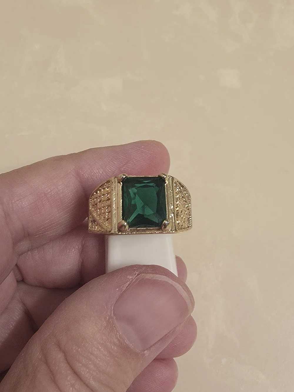 Gold Men's Ring with Emerald Green Stone Size 9